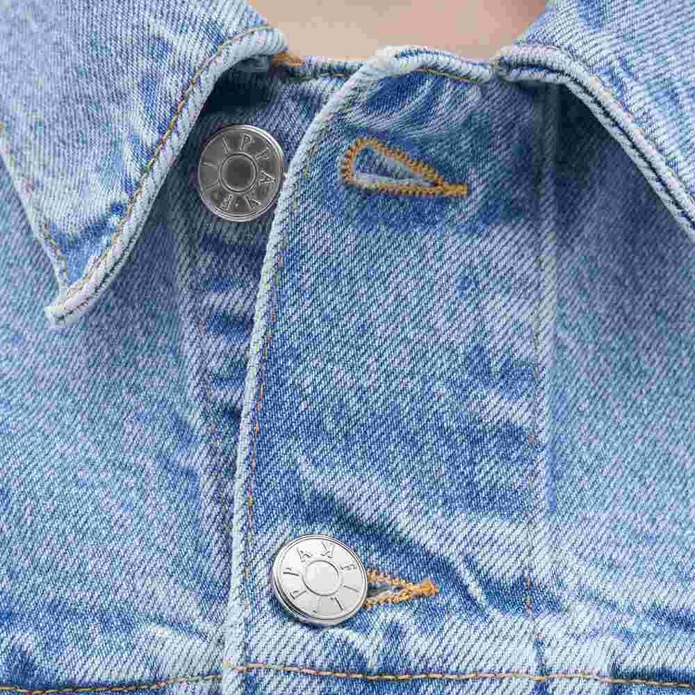 Women’s Cropped Denim Jacket – Light Blue Classic Wash